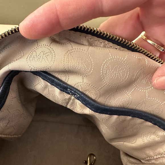 Michael Kors Navy Leather Bag - Picture 13 of 14